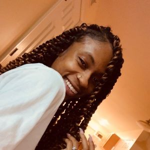 Meet your Posher, Sandrea